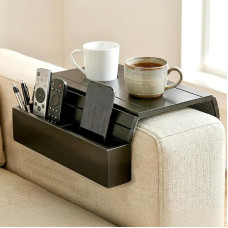 Sofatablett Armlehne, Bambus Sofa Tablett mit Getränkehalter und Fächern, Armlehnen Tablett Flexibel und Faltbar, Anti-Rutsch, für Tassen, Snacks, Telefon, Fernbedienung, 43×32 cm (Schwarz)