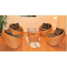 Gen Tong pinti baldai, pintas ir rotango stalas medaus spalvos, 4 rotango kėdžių su pagalvėlėmis rinkinys