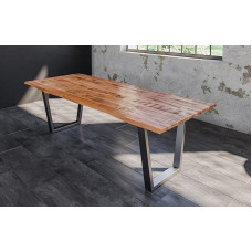 SAM Dora valgomojo stalas 180 x 90 cm, lakuotas natūralios spalvos mangmedžio masyvo stalas su sidabro spalvos V formos metaliniu rėmu, 26 mm storio natūralios medienos drožlės