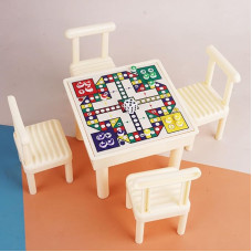 Miniatiūrinis Ludo žaidimo stalo rinkinys, stalas su 4 kėdėmis, žaidimo lenta, kubo žaidėjas, vintažinio bistro stiliaus knygų spinta, dekoracijos, miniatiūrinė scena, stalo puošmena nuo 14 metų