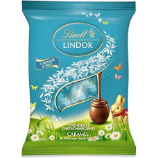 Lindt šokoladas | LINDOR kiaušiniai su karamele ir druska | 90 g | Pieniško šokolado kiaušiniai su švelniu tirpstančios karamelės įdaru ir smulkiu druskos užrašu | Velykų kiaušiniai | Puikus velykinis šokoladas, kuriuo galima dalytis ir mėgautis