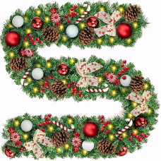 MTINRNI Kalėdų girlianda 2,7 m, su apšvietimu, 50 šviesos diodų, šiltos baltos spalvos, su 45 kalėdiniais priedais, dirbtinė eglės girlianda, kalėdinė dekoracija, eglė žalia su pasakų lemputėmis ir dekoracijomis