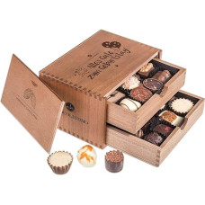 Chocolaterie - Birthday - 20 Luxury Chocolates | in a Wooden Box | Happy Birthday Chocolate | Gift Idea | Birthday Gift | Women | Men | Mother | Mum | Dad