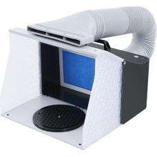 5,2 m³/min, sulankstoma dažų kabina su šviesos diodu, vėdinimo žarna, dvigubu ventiliatoriumi, 20 cm sukamuoju stalu, skirta modelių gamybai, tapybos darbams, reguliuojama