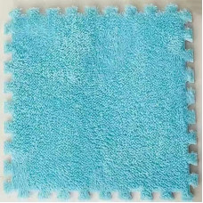 12 x 30,5 cm pliušinės putplasčio plytelės, skirtos sujungti - 1 cm storio, 24 dalys sporto salei svetainėje (tamsiai mėlyna)