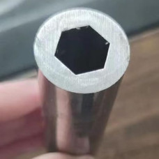 Sechseckiges Wellenhülsenrohr aus Kohlenstoffstahl - Anpassbares inneres sechseckiges Stahlrohr for Getriebeanwendungen (1 Stück)(490 * 20 * 12.3MM)