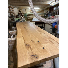 Ąžuolo masyvo stalo stalviršis, medžio briaunos, šveicariškas tiesus stalo stalviršis, rašomojo stalo stalviršis, ąžuolas valgomajam, virtuvei, biurui, apdorotas, atsparus vandeniui (tiesi briauna, 130 cm x 60 cm x 4 cm)