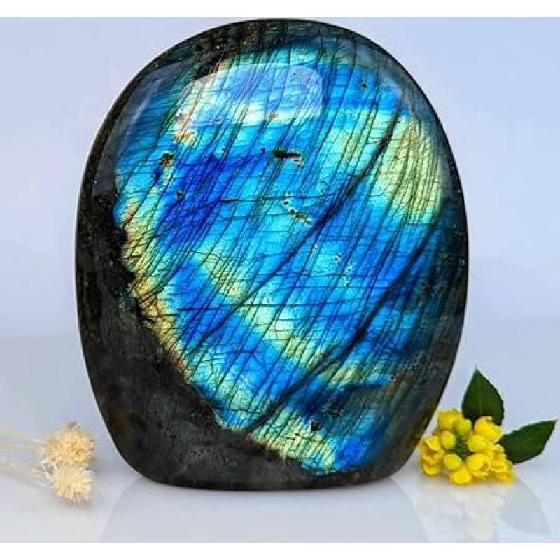 Labradoritas Didelis natūralus akmuo, laisvos formos, skirtas stovėti, 100 % rankų darbo mūsų dirbtuvėse, etiškai aukštos kokybės akmuo litoterapijai, sveikatingumui, meditacijai...