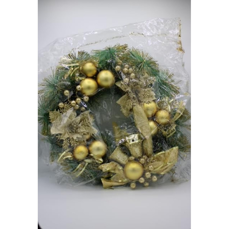 Weihnachtskranz mit goldenen Verzierungen,