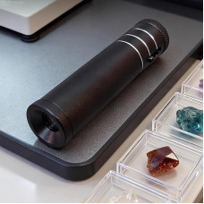 Brangakmenių spektroskopas, prizminis spektroskopas su reguliuojamu fokusavimu, 400-700Nm diapazonas, aliuminio korpusas, skirtas gemologiniams tyrimams, antikvariniams daiktams, juvelyrams, parodoms